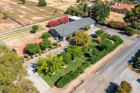 7046 Mills Ln, Vacaville, CA 95688