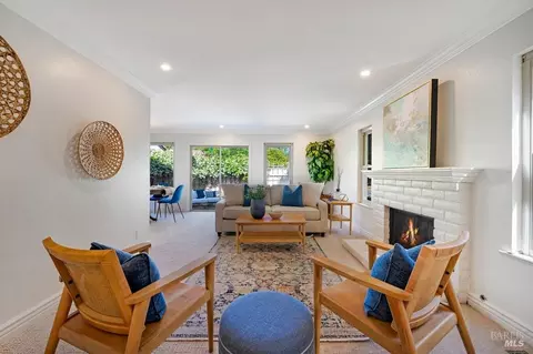 852 Shady Oak Dr, Santa Rosa, CA 95404