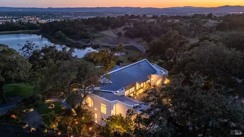 5020 The Pointe Pl, Santa Rosa, CA 95403