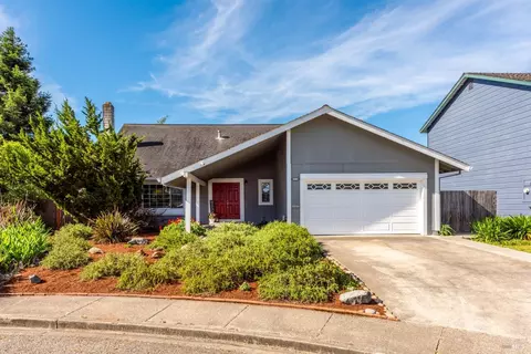 937 Edith Ct, Rohnert Park, CA 94928