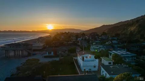 17 Calle Del Onda, Stinson Beach, CA 94970