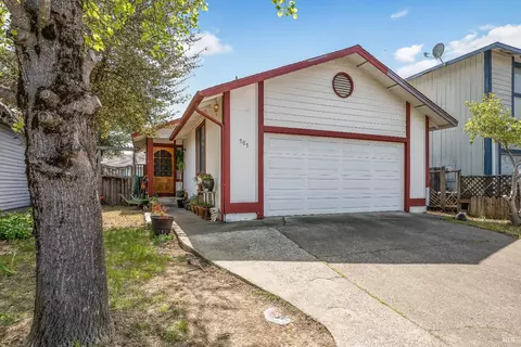 505 Empire Dr, Ukiah, CA 95482