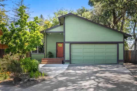2447 Westpoint Pl, Santa Rosa, CA 95401