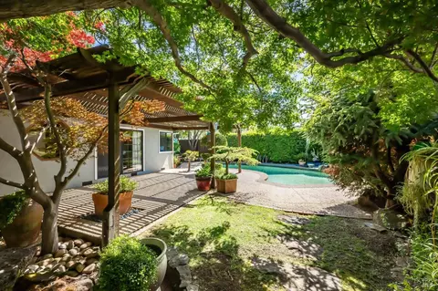 1550 Parkwood Ct, Napa, CA 94558