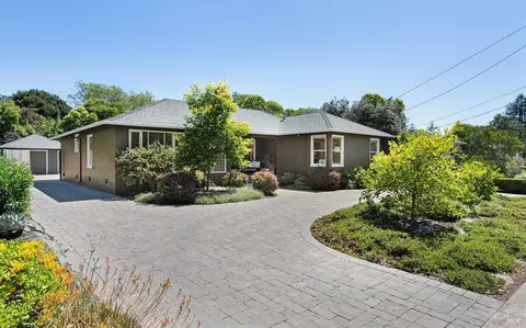 1064 Vallejo St, Santa Rosa, CA 95404