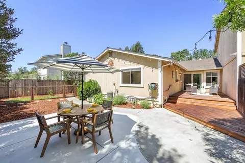 1741 Northstar Dr, Petaluma, CA 94954