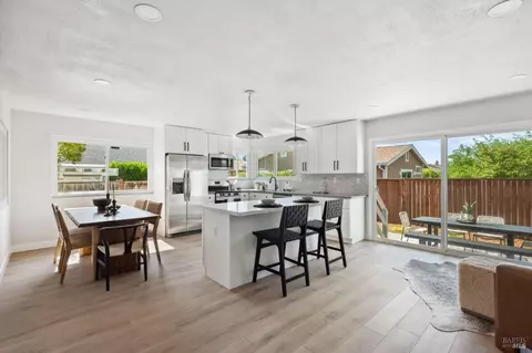 715 Merritt Ct, Sonoma, CA 95476