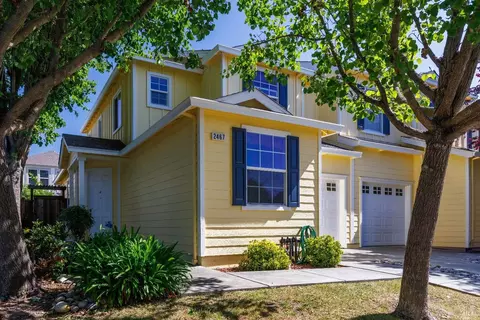2467 Vera Dr, Santa Rosa, CA 95403
