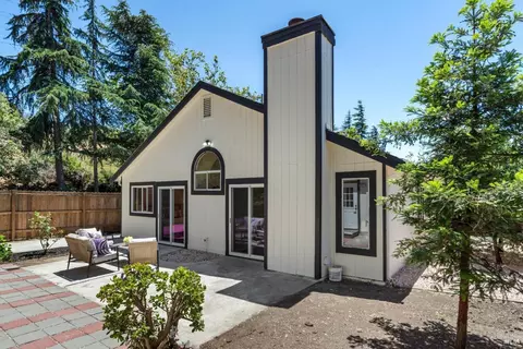 1050 Pueblo Ct, Vallejo, CA 94591 photo 2