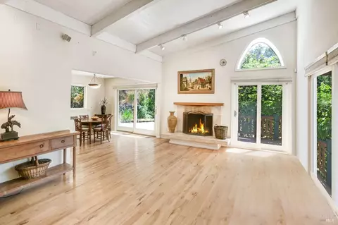 363 School Rd, Novato, CA 94945