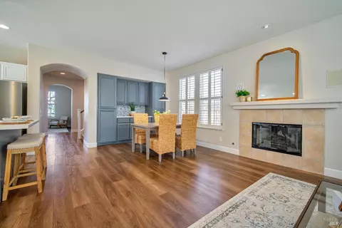 8327 Crusher Pl, Windsor, CA 95492 photo 5