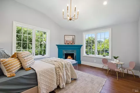 Bedroom - 266 Poplar Dr, Kentfield, CA 94904 photo 8 of 11