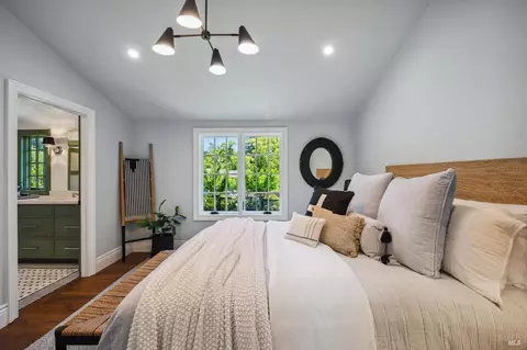 Bedroom - 266 Poplar Dr, Kentfield, CA 94904 photo 6 of 11