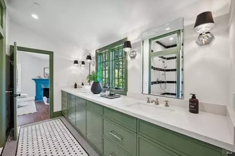 Bath - 266 Poplar Dr, Kentfield, CA 94904 photo 6 of 12