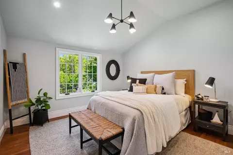Bedroom - 266 Poplar Dr, Kentfield, CA 94904 photo 7 of 11