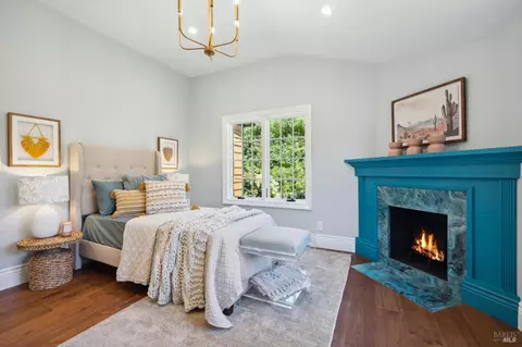 Bedroom - 266 Poplar Dr, Kentfield, CA 94904 photo 9 of 11