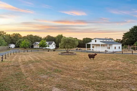 1990 Middle Two Rock Rd, Petaluma, CA 94952