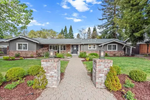34 La Gonda Ct, Danville, CA 94526