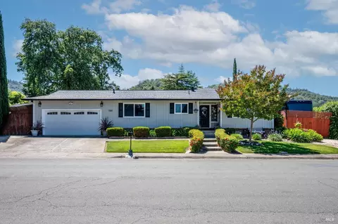 1300 Despina Dr, Ukiah, CA 95482