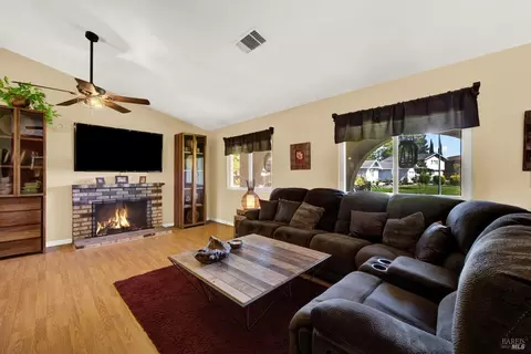 462 Dennis Dr, Vacaville, CA 95688 photo 13
