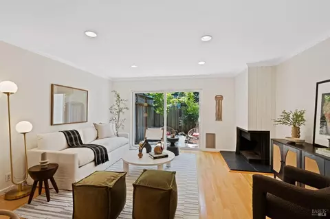 19 Pixley Ave #22, Corte Madera, CA 94925