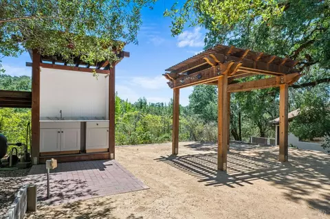 2161 Arroyo Rd, Ukiah, CA 95482 photo 23