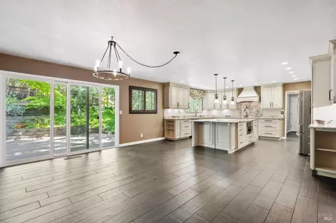 2161 Arroyo Rd, Ukiah, CA 95482 photo 4