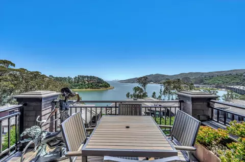 35 De Silva Island Dr, Mill Valley, CA 94941