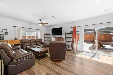 1105 Wake Forest Ct, Dixon, CA 95620 photo 14