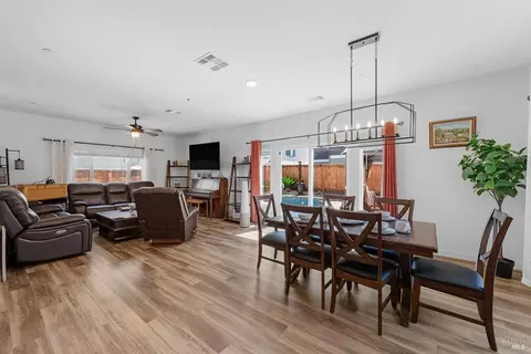 1105 Wake Forest Ct, Dixon, CA 95620 photo 9