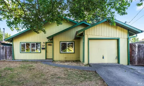 269 Irvington Dr, Ukiah, CA 95482