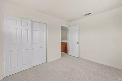 Bedroom - 527 Bald Eagle Dr, Vacaville, CA 95688 photo 15 of 16