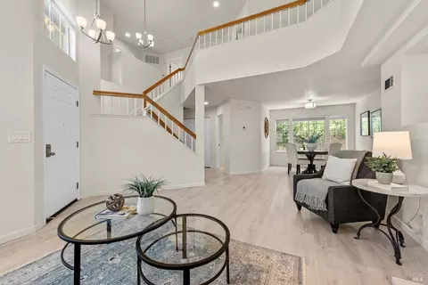Living - 527 Bald Eagle Dr, Vacaville, CA 95688 photo 2 of 10
