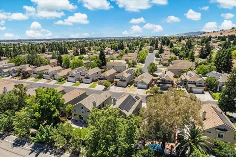 View/Area - 527 Bald Eagle Dr, Vacaville, CA 95688 photo 6 of 11