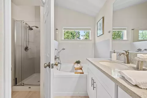 Bath - 527 Bald Eagle Dr, Vacaville, CA 95688 photo 6 of 9