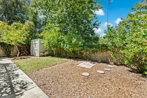 Exterior - 527 Bald Eagle Dr, Vacaville, CA 95688 photo 14 of 21