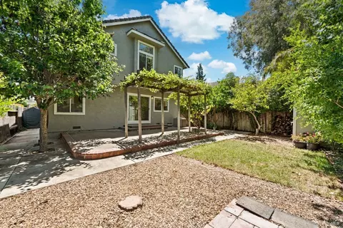 Exterior - 527 Bald Eagle Dr, Vacaville, CA 95688 photo 8 of 21