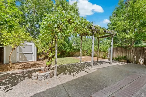 Exterior - 527 Bald Eagle Dr, Vacaville, CA 95688 photo 12 of 21