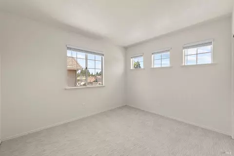 Bedroom - 527 Bald Eagle Dr, Vacaville, CA 95688 photo 13 of 16