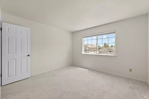 Bedroom - 527 Bald Eagle Dr, Vacaville, CA 95688 photo 12 of 16