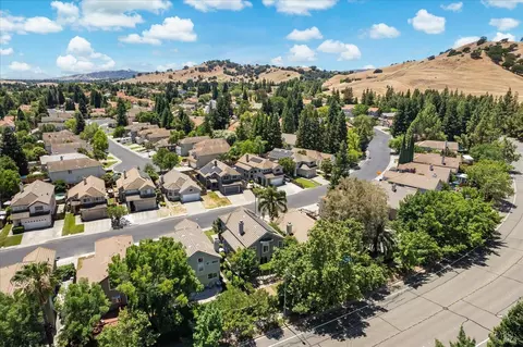 View/Area - 527 Bald Eagle Dr, Vacaville, CA 95688 photo 8 of 11