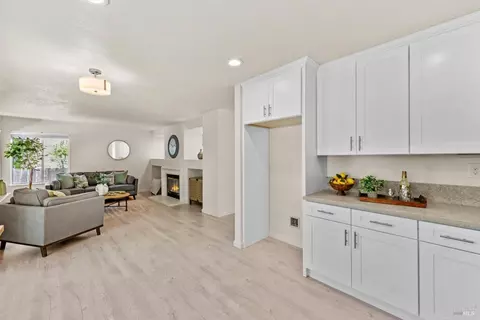 Kitchen - 527 Bald Eagle Dr, Vacaville, CA 95688 photo 9 of 9