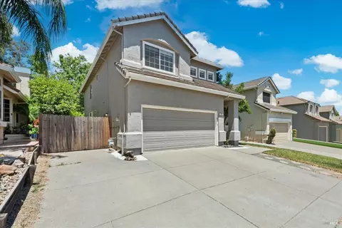 Exterior - 527 Bald Eagle Dr, Vacaville, CA 95688 photo 3 of 21