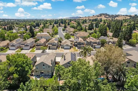 View/Area - 527 Bald Eagle Dr, Vacaville, CA 95688 photo 5 of 11