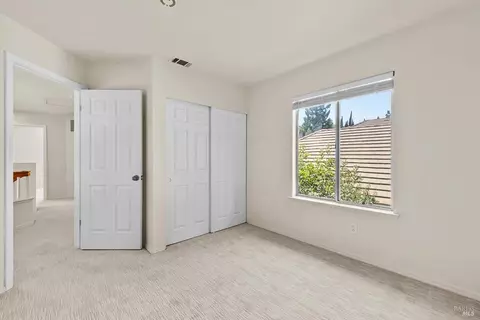Bedroom - 527 Bald Eagle Dr, Vacaville, CA 95688 photo 6 of 16