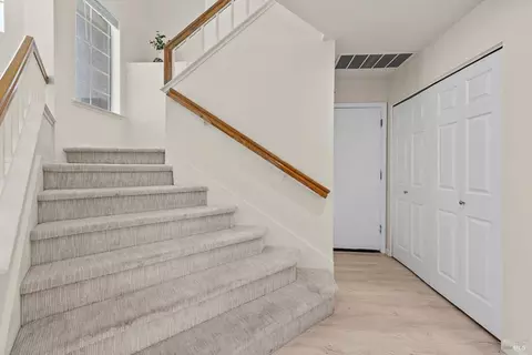 Entry Way - 527 Bald Eagle Dr, Vacaville, CA 95688 photo 2 of 5