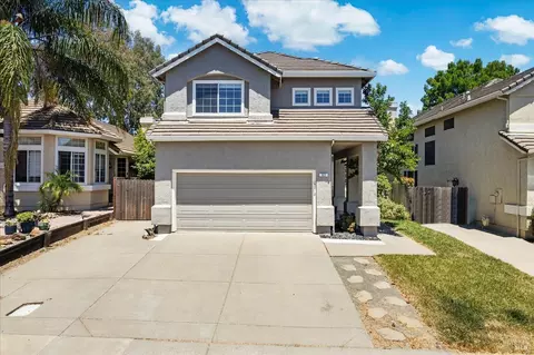 527 Bald Eagle Dr, Vacaville, CA 95688