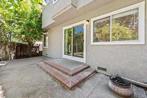 Exterior - 527 Bald Eagle Dr, Vacaville, CA 95688 photo 10 of 21
