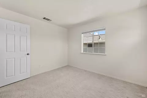 Bedroom - 527 Bald Eagle Dr, Vacaville, CA 95688 photo 16 of 16