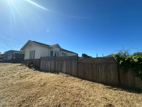 850 Maple St, Fort Bragg, CA 95437